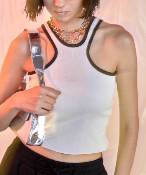 Solace(ソレイス)の「フロントデザイン2wayタンクトップ(タンクトップ・レディース・ブラック/ホワイト×ブラック/ブラック×ホワイト/ピンク/ホワイト・FREE)」の3枚目の写真