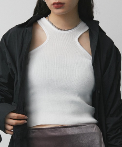 Solace(ソレイス)の「フロントデザイン2wayタンクトップ(タンクトップ・レディース・ブラック/ホワイト×ブラック/ブラック×ホワイト/ピンク/ホワイト・FREE)」の2枚目の写真