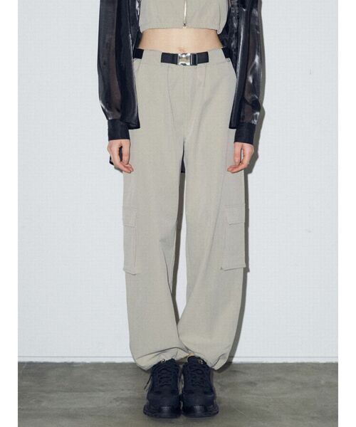 EMODA(エモダ)の「ナイロンベルトタックパンツ(その他パンツ・レディース・ブラック/ベージュ/ホワイト・FREE)」の3枚目の写真