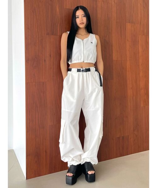 EMODA(エモダ)の「ナイロンベルトタックパンツ(その他パンツ・レディース・ブラック/ベージュ/ホワイト・FREE)」の5枚目の写真