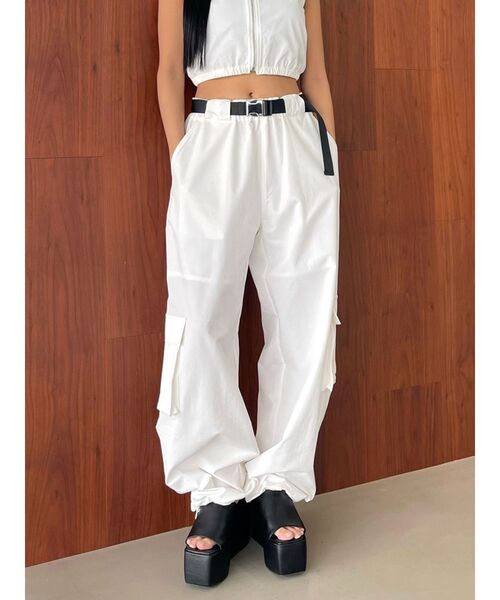 EMODA(エモダ)の「ナイロンベルトタックパンツ(その他パンツ・レディース・ブラック/ベージュ/ホワイト・FREE)」の7枚目の写真