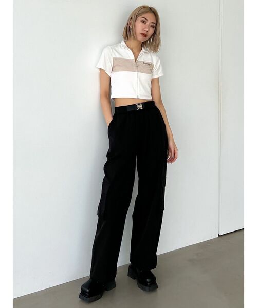 EMODA(エモダ)の「ナイロンベルトタックパンツ(その他パンツ・レディース・ブラック/ベージュ/ホワイト・FREE)」の16枚目の写真