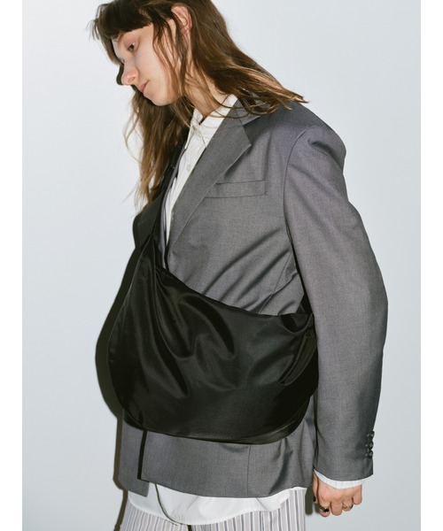 un/neu 撥水マルチアウトポケットムーンボディバッグ ◇un/ neu アン