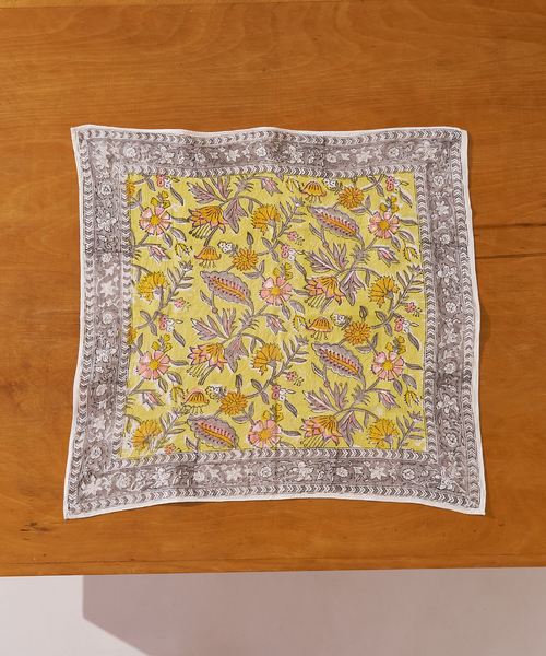 collex(コレックス)の「ブロックプリント バンダナ 52×52㎝(バンダナ/スカーフ・レディース・イエロー/ブルー/サーモンピンク・フリー)」の3枚目の写真