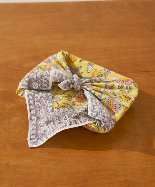 collex(コレックス)の「ブロックプリント バンダナ 52×52㎝(バンダナ/スカーフ・レディース・イエロー/ブルー/サーモンピンク・フリー)」の5枚目の写真