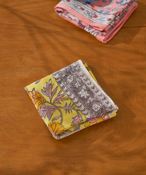 collex(コレックス)の「ブロックプリント バンダナ 52×52㎝(バンダナ/スカーフ・レディース・イエロー/ブルー/サーモンピンク・フリー)」の8枚目の写真