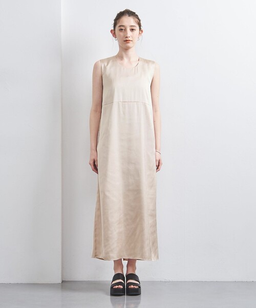UNITED ARROWS(ユナイテッドアローズ)の「サテン ロングワンピース(ワンピース・レディース・ナチュラル/ネイビー・36/38)」の5枚目の写真