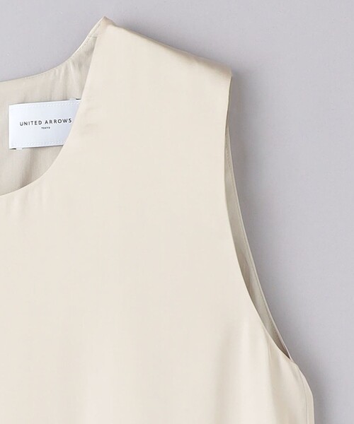 UNITED ARROWS(ユナイテッドアローズ)の「サテン ロングワンピース(ワンピース・レディース・ナチュラル/ネイビー・36/38)」の11枚目の写真