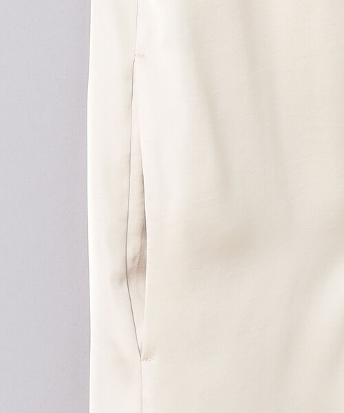 UNITED ARROWS(ユナイテッドアローズ)の「サテン ロングワンピース(ワンピース・レディース・ナチュラル/ネイビー・36/38)」の13枚目の写真