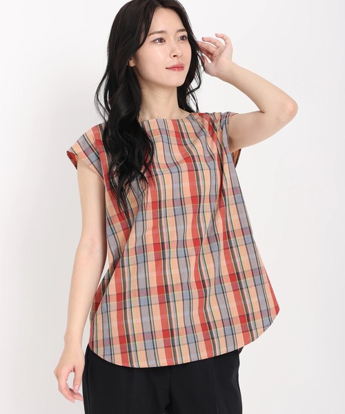 STRAWBERRY-FIELDS(ストロベリーフィールズ)の「マルチチェックフレンチスリーブブラウス(シャツ/ブラウス・レディース・ダークブラウン/グリーン/サーモンピンク/ロイヤルブルー・2)」の4枚目の写真