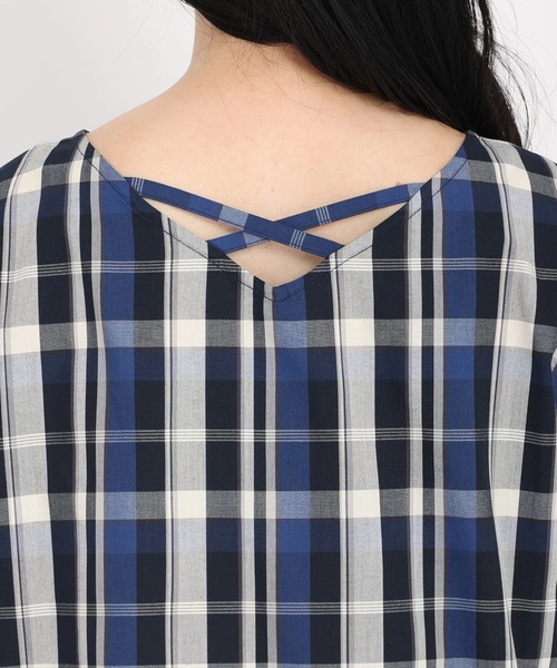 STRAWBERRY-FIELDS(ストロベリーフィールズ)の「マルチチェックフレンチスリーブブラウス(シャツ/ブラウス・レディース・ダークブラウン/グリーン/サーモンピンク/ロイヤルブルー・2)」の10枚目の写真