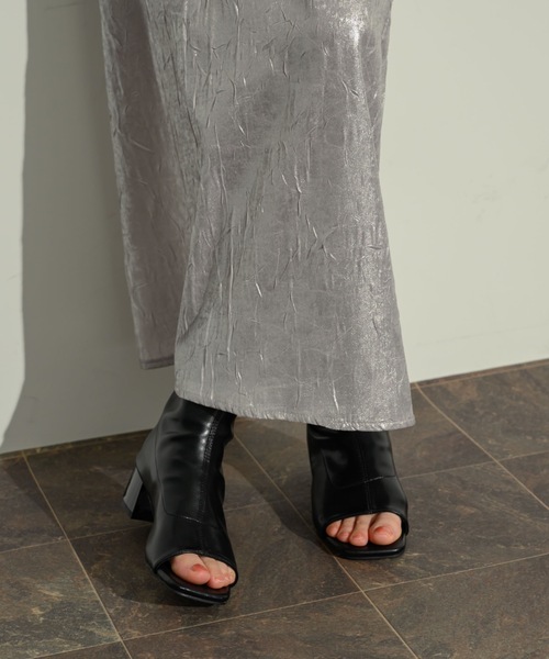 NEUNA（ヌナ）の「オープントゥショートブーティー（ブーツ・レディース・ブラック/アイボリー・L/M/S）」の9枚目の写真