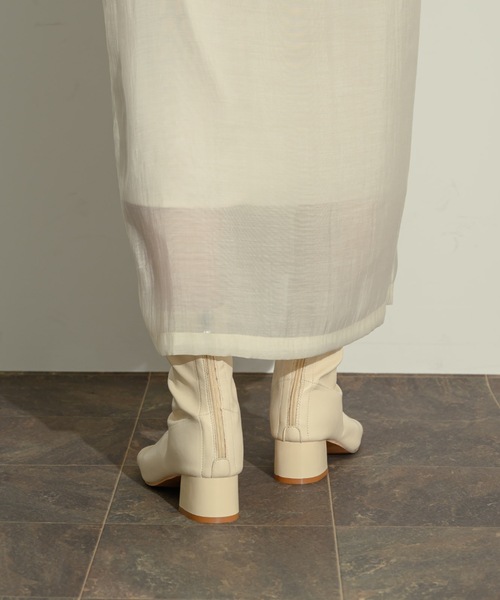 NEUNA（ヌナ）の「オープントゥショートブーティー（ブーツ・レディース・ブラック/アイボリー・L/M/S）」の19枚目の写真