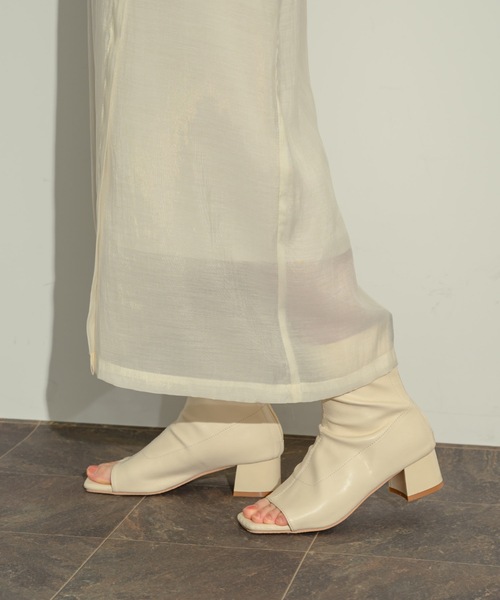 NEUNA（ヌナ）の「オープントゥショートブーティー（ブーツ・レディース・ブラック/アイボリー・L/M/S）」の17枚目の写真