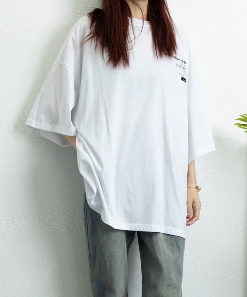 Miniministore(ミニミニストア)の「オーバーサイズ 英文字ロゴ 半袖Tシャツ(Tシャツ/カットソー・レディース・グレイッシュベージュ/ブラック/ロイヤルブルー/ホワイト・FREE)」の6枚目の写真