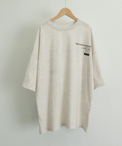 Miniministore(ミニミニストア)の「オーバーサイズ 英文字ロゴ 半袖Tシャツ(Tシャツ/カットソー・レディース・グレイッシュベージュ/ブラック/ロイヤルブルー/ホワイト・FREE)」の15枚目の写真