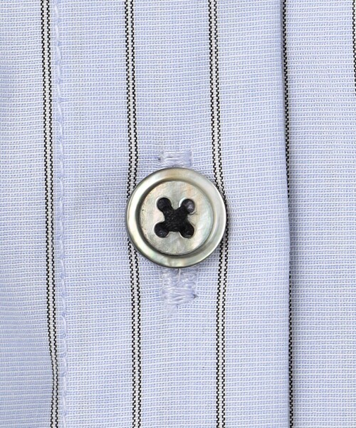 UNFILO（アンフィーロ）の「ボリュームスリーブ クロップドシャツ（シャツ/ブラウス・レディース・サックスブルー系/スカイブルー系2/ブラック系/ホワイト系・SMALL/MEDIUM）」の6枚目の写真