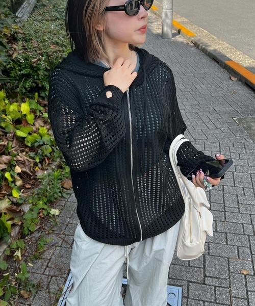 MEMECLE（メメクル）の「【 MEMECLE / メメクル 】シースルー ルーズメッシュパーカー（パーカー・レディース・ブラック/ホワイト・M/L）」の16枚目の写真