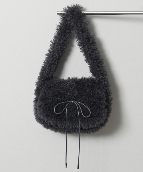 Firsthand(ファーストハンド)の「Firsthand/ファーストハンド エコファーリボンショルダーバッグ(ショルダーバッグ・レディース・オフホワイト/グレー・ONE SIZE)」の4枚目の写真