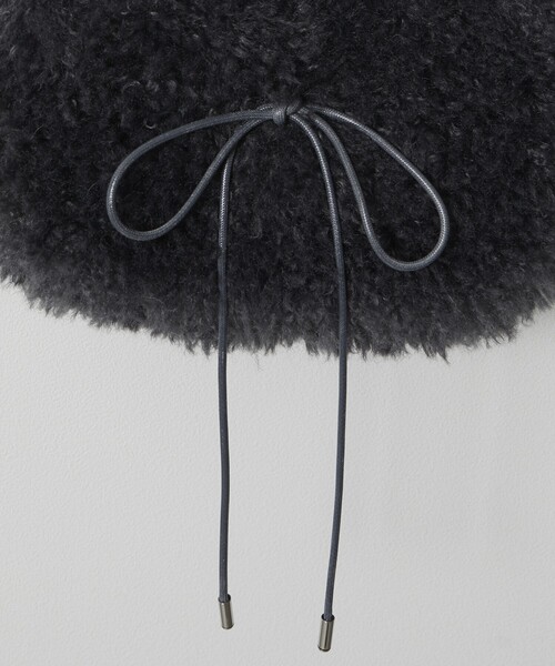 Firsthand(ファーストハンド)の「Firsthand/ファーストハンド エコファーリボンショルダーバッグ(ショルダーバッグ・レディース・オフホワイト/グレー・ONE SIZE)」の7枚目の写真