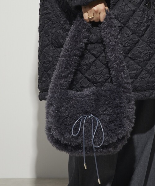 Firsthand(ファーストハンド)の「Firsthand/ファーストハンド エコファーリボンショルダーバッグ(ショルダーバッグ・レディース・オフホワイト/グレー・ONE SIZE)」の12枚目の写真