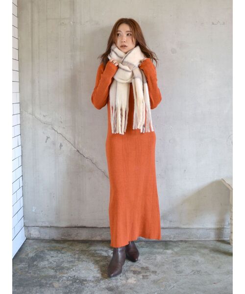 Ungrid(アングリッド)の「【WEB限定】ランダムリブニットワンピース(ワンピース・レディース・オレンジ/ブラック/ダークグリーン・FREE)」の21枚目の写真