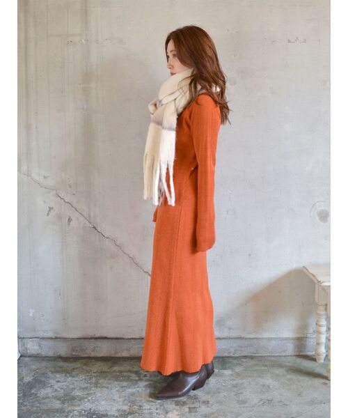 Ungrid(アングリッド)の「【WEB限定】ランダムリブニットワンピース(ワンピース・レディース・オレンジ/ブラック/ダークグリーン・FREE)」の22枚目の写真