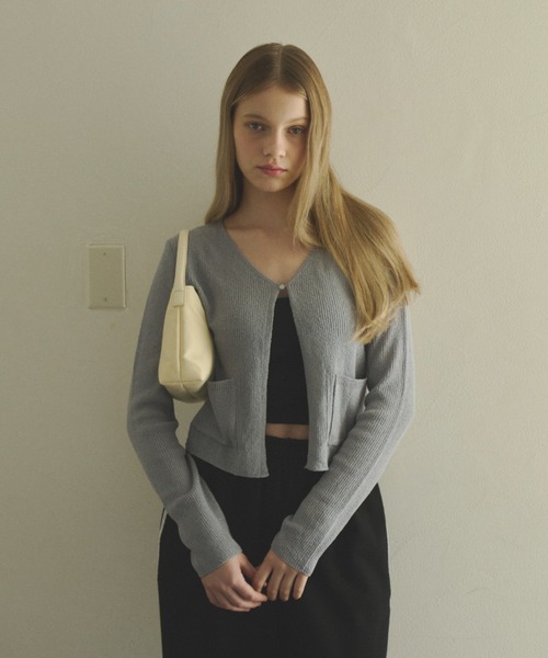 GIUNON(ジウノン)の「double pocket knit cardigan / ダブルポケットニットカーディガン(カーディガン/ボレロ・レディース・ブラック/グリーン/ブルー・FREE)」の11枚目の写真