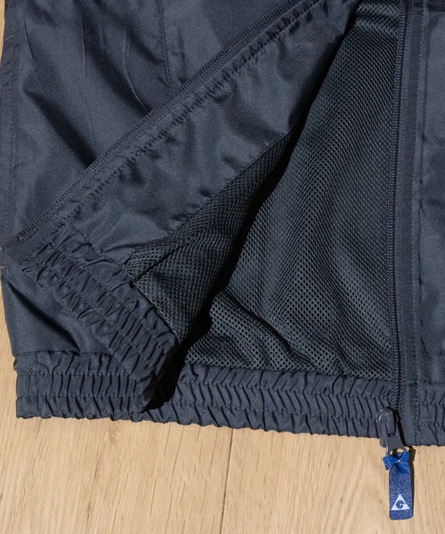 GERRY（ジェリー）の「【30】〔GERRY/ジェリ-〕ポリエステルタフタ 裏メッシュ フルジップ スタンドジャケット（ナイロンジャケット・キッズ・ブラック/ダークグレー・140/150/160/130）」の5枚目の写真