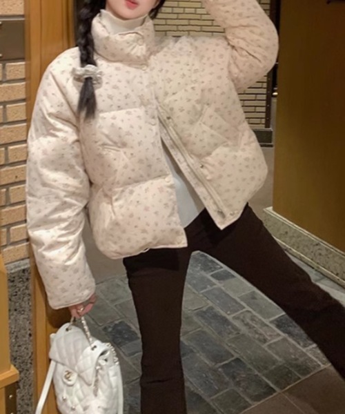 Teem Store（チームストア）の「フラワープリント 中綿スタンド ジャケット（ブルゾン・レディース・ブルー/ピンク・M/L）」の9枚目の写真