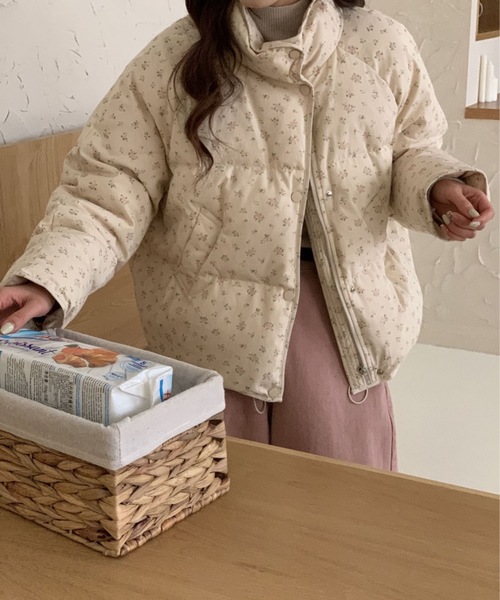 Teem Store（チームストア）の「フラワープリント 中綿スタンド ジャケット（ブルゾン・レディース・ブルー/ピンク・M/L）」の10枚目の写真