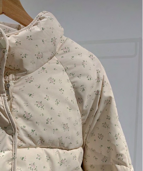 Teem Store（チームストア）の「フラワープリント 中綿スタンド ジャケット（ブルゾン・レディース・ブルー/ピンク・M/L）」の16枚目の写真