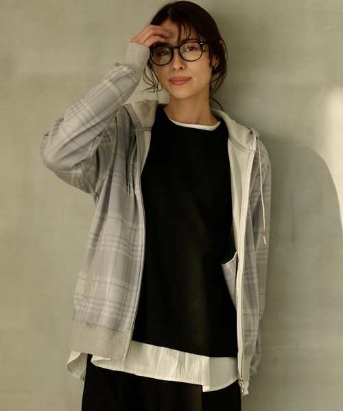 Arnold Palmer（アーノルドパーマー）の「ピーチ 裏シャギー シェア チェックプリント ジップパーカー（パーカー・レディース・杢グレー/ネイビー・L/M/S/XS/LL）」の8枚目の写真