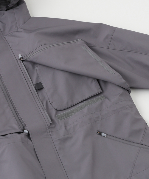 MARMOT CAPITAL(マーモットキャピタル)の「【MARMOT CAPITAL / マーモット キャピタル】WINDSTOPPER CITIFIED UTILITY JKT(その他アウター・レディース・チャコールグレー・SMALL)」の3枚目の写真