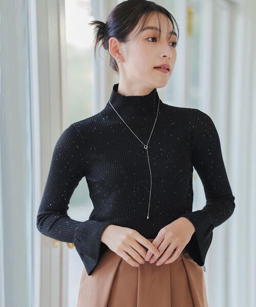 Tiaclasse（ティアクラッセ）の「スパンコールハイネックリブニットトップス（ニット/セーター・レディース・グレー/ベージュ/ブルー/ブラック・FREE）」の11枚目の写真