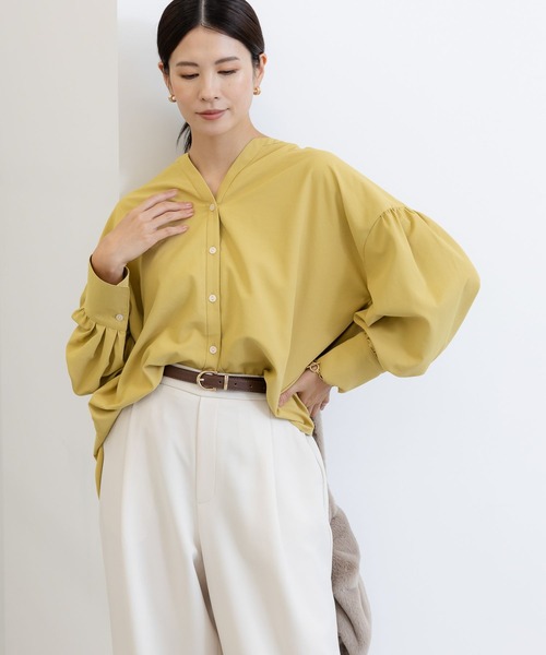 Elura（エルーラ）の「アイロンいらずVネックシャツ/147972（シャツ/ブラウス・レディース・ネイビー/イエロー/ホワイト・LARGE/MEDIUM）」の12枚目の写真