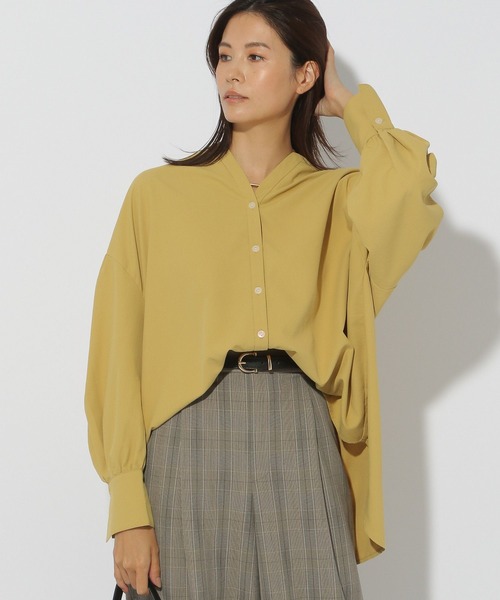 Elura（エルーラ）の「アイロンいらずVネックシャツ/147972（シャツ/ブラウス・レディース・ネイビー/イエロー/ホワイト・LARGE/MEDIUM）」の19枚目の写真