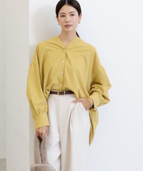 Elura（エルーラ）の「アイロンいらずVネックシャツ/147972（シャツ/ブラウス・レディース・ネイビー/イエロー/ホワイト・LARGE/MEDIUM）」の9枚目の写真