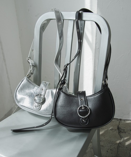 ハーフムーンバックルベルトショルダーバッグ/ホーボーバッグ