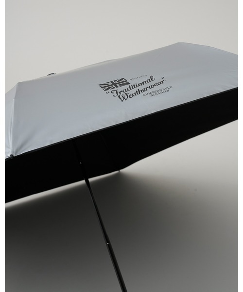 Traditional Weatherwear（トラディショナルウェザーウェア）の「LIGHT WEIGHT UMBRELLA（折りたたみ傘・レディース・シルバー/ゴールド・F）」の4枚目の写真
