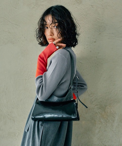 LEPSIM（レプシィム）の「エナメルミニショルダー　241858（ショルダーバッグ・レディース・アイボリー/ブラック・ONE SIZE）」の21枚目の写真