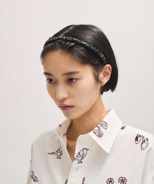 ADAM ET ROPE'(アダムエロペ)の「ギャザーカチューシャ(カチューシャ・レディース・ブラック・FREE)」の3枚目の写真