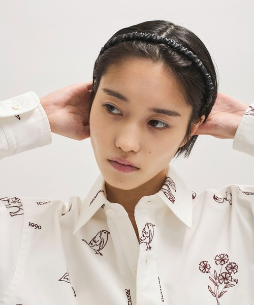 ADAM ET ROPE'(アダムエロペ)の「ギャザーカチューシャ(カチューシャ・レディース・ブラック・FREE)」の4枚目の写真