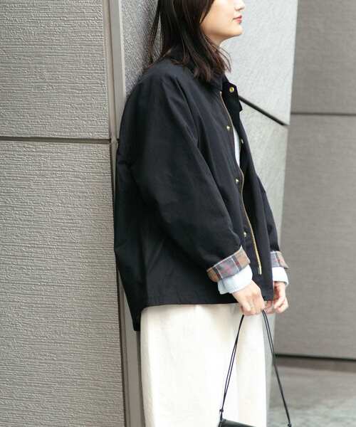 Barbour（バブアー）の「『別注』Barbour / URBAN RESEARCH　TRANSPORT（その他アウター・レディース・ベージュ/ブラック・FREE）」の6枚目の写真