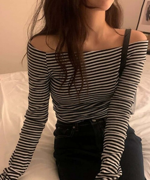 MAISON DE THERESE（メゾン ド テレーズ）の「オフショルダー　長袖ボーダーTシャツ ロン T（Tシャツ/カットソー・レディース・ブラック/グレー・FREE）」の5枚目の写真