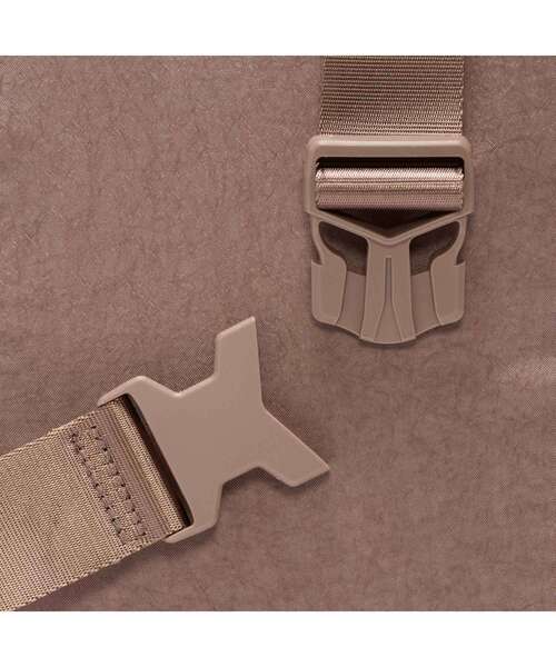 NIKE（ナイキ）の「ナイキ オーラ クロスボディバッグ (5L) / Nike Aura Crossbody Bag (5L)（ボディバッグ/ウエストポーチ・メンズ・ブラック/ブラウン系その他・ONE SIZE）」の9枚目の写真