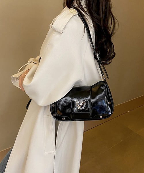 lilful(リルフル)の「ハートモチーフミニボストンショルダーバッグ(ショルダーバッグ・レディース・ブラック/ピンク/ホワイト/シルバー・F)」の13枚目の写真