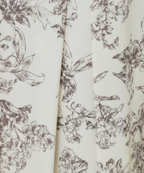 index（インデックス）の「フラワープリントフレアスカート【洗濯機洗い可/イージーアイロン】（スカート・レディース・チャコール/アイボリー系/ベージュ系その他4・36/38/40/42）」の7枚目の写真