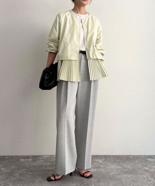 fredy emue（フレディエミュ）の「裾プリーツジップブルゾン（ブルゾン・レディース・ベージュ/イエロー・38）」の4枚目の写真