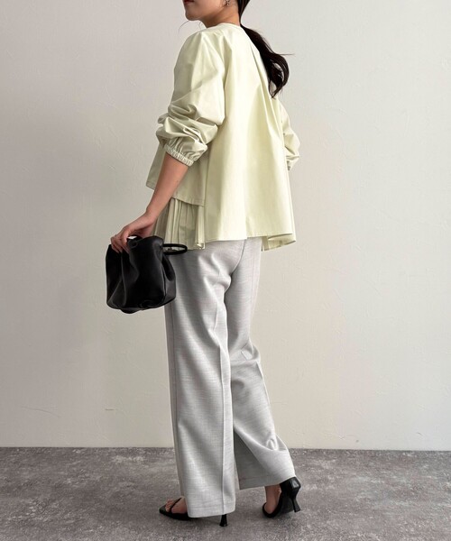 fredy emue（フレディエミュ）の「裾プリーツジップブルゾン（ブルゾン・レディース・ベージュ/イエロー・38）」の5枚目の写真